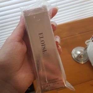 Eloise get gleaming body glow illuminator